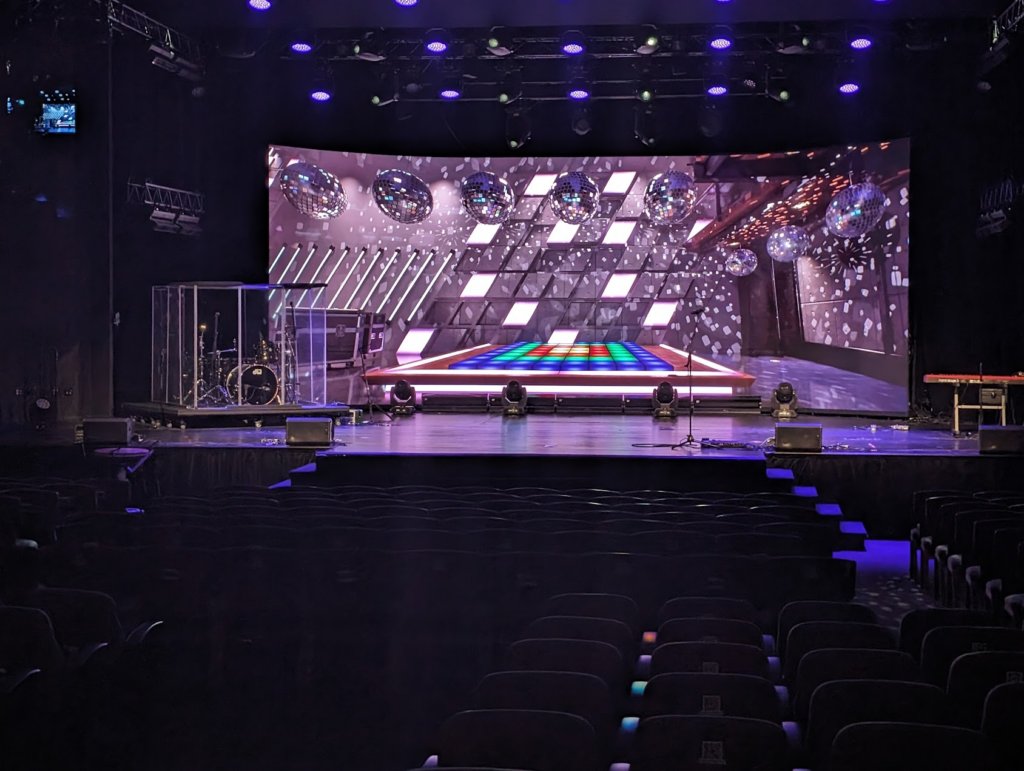 Testing the Cafe Disco set on the LED wall the week before